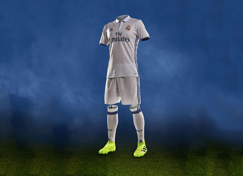Real Madrid 2016-2017 white kit