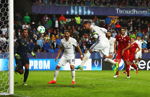 Sergio Ramos header goal in Real Madrid 3-2 Sevilla