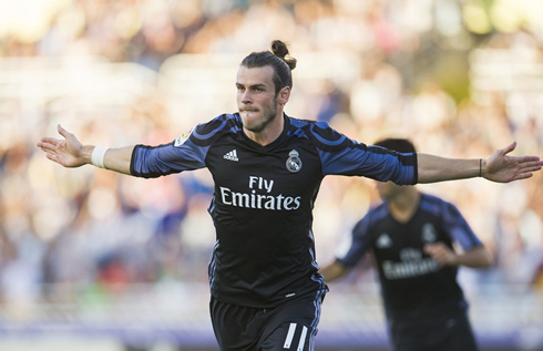 Gareth Bale celebrating Real Madrid goal in La Liga 2016-2017