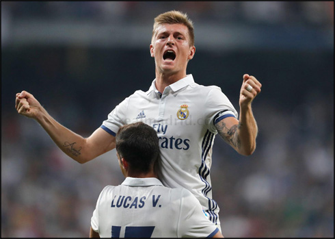Toni Kroos celebrating winning goal for Real Madrid after a 2-1 win over Celta de Vigo in 2016