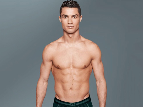 Ronaldo goes shirtless to show his abs and muscles in 2016