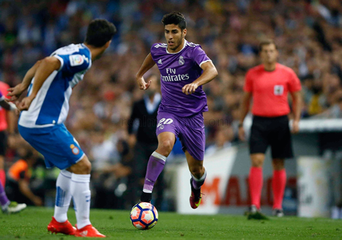 Marco Asensio playing for Real Madrid against Espanyol in 2016
