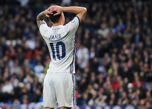 James Rodríguez takes his hands to his head in a game for Real Madrid