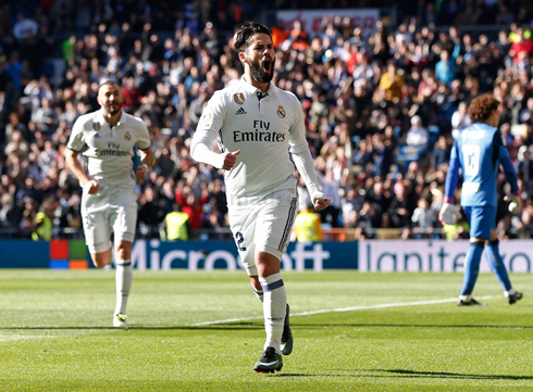 Isco steals the show at the Bernabéu in 5-0 win over Granada