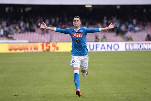Callejón playing for Napoli in 2017