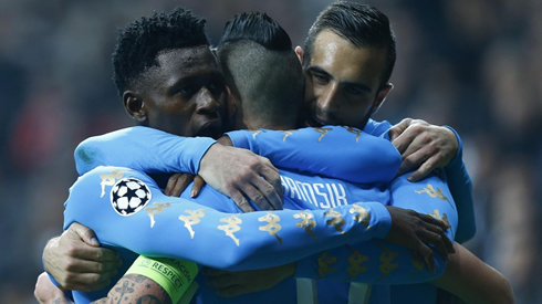 Napoli players celebrating a goal with Hamsik