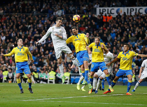 Cristiano Ronaldo header goal in Real Madrid 3-3 Las Palmas, in 2017