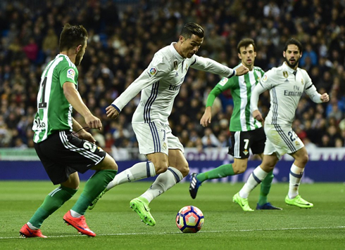 Ronaldo dancing past his opponents