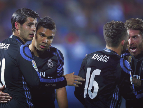 Real Madrid players celebrating a goal against Leganés