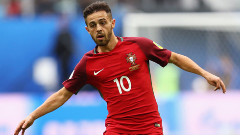 Bernardo Silva playing for Portugal with the number 10 jersey