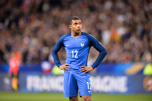 Kylian Mbappé playing for France in 2017