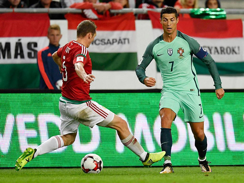 Cristiano Ronaldo no look pass in Hungary vs Portugal in 2017