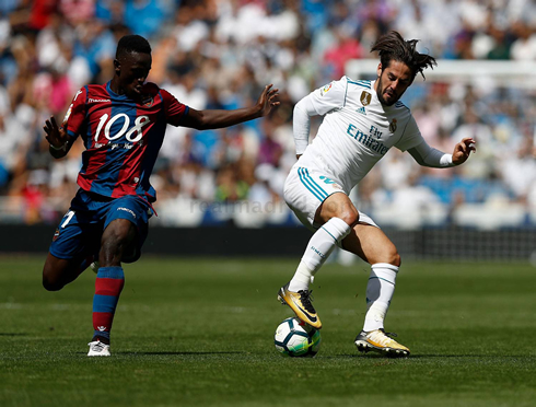 Isco changing direction using the back of his heel