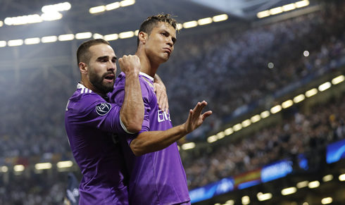 Carvajal and Ronaldo wearing Real Madrid purple kits