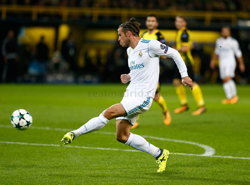 Gareth Bale scores with his left foot in Dortmund