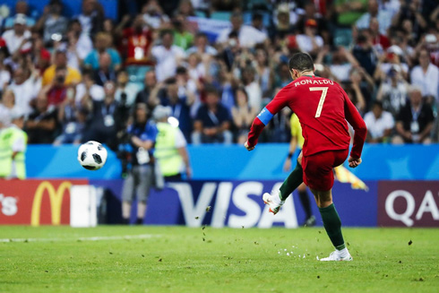 Cristiano Ronaldo free-kick in Portugal 3-3 Spain for the FIFA World Cup in 2018