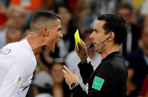 Ronaldo screaming in front of the referee