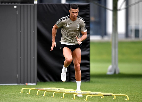 Cristiano Ronaldo training drill with Juventus