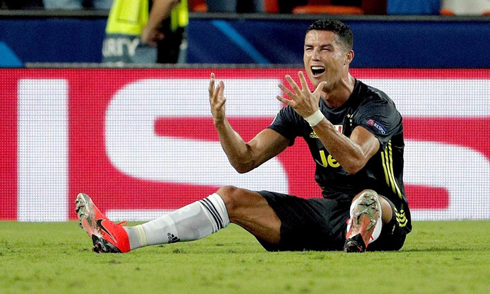 Cristiano Ronaldo crying after being sent off in Valencia vs Juventus