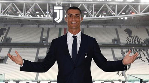Cristiano Ronaldo meets Juventus stadium