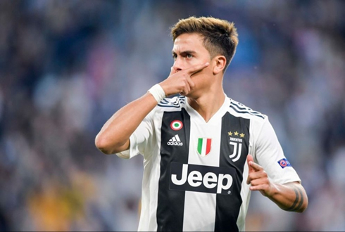 Dybala trademark goal celebration by covering his face with his hands