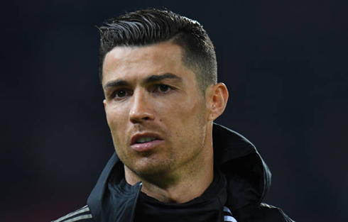 Cristiano Ronaldo heading to Juventus bench before a game