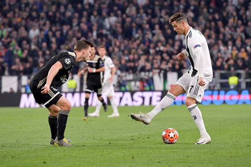 Cristiano Ronaldo stepovers in Juventus vs Ajax for the UEFA Champions League
