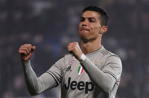 Cristiano Ronaldo celebrating goal in Juventus