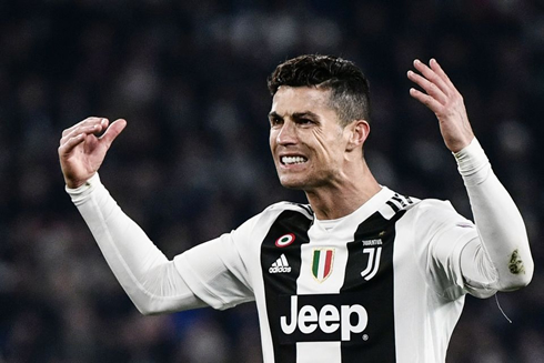 Cristiano Ronaldo trying to motivate his Juventus teammates