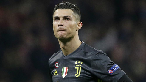 Cristiano Ronaldo in a Juventus black shirt