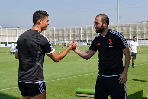 Cristiano Ronaldo and Higuain in Juventus in 2019