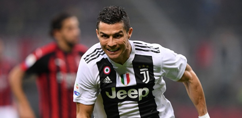 Cristiano Ronaldo sprinting in a game for Juventus
