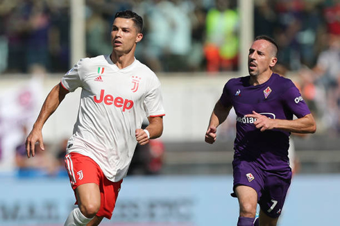 Cristiano Ronaldo running next to Ribery in Fiorentina 0-0 Juventus
