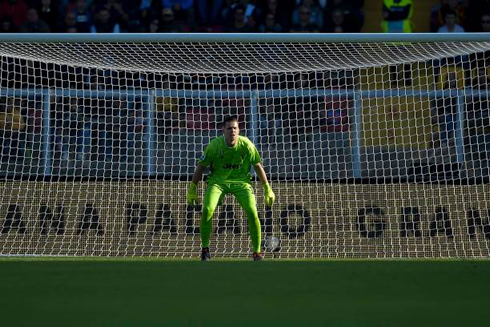 Juventus goalkeeper Szczesny, in goal