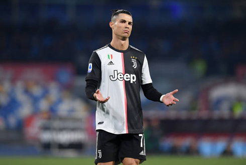 Cristiano Ronaldo asking for explanations in Juventus game