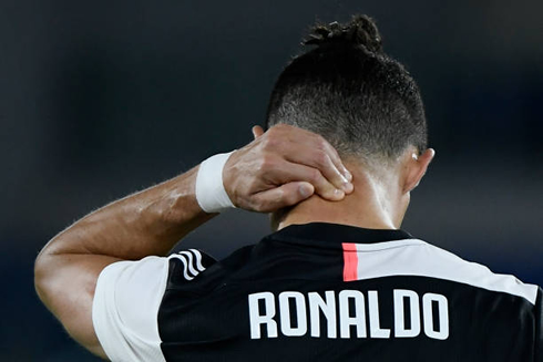 Cristiano Ronaldo with neck pain