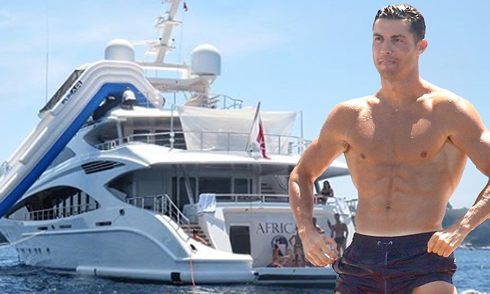 Cristiano Ronaldo and his new yacht