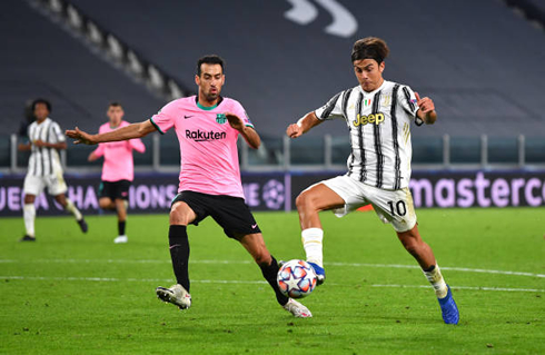 Paulo Dybala in action in Juventus 0-2 Barcelona