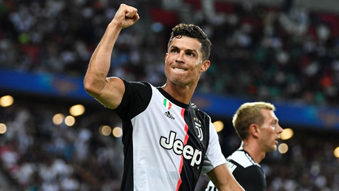 Cristiano Ronaldo carrying Juventus on his shoulders