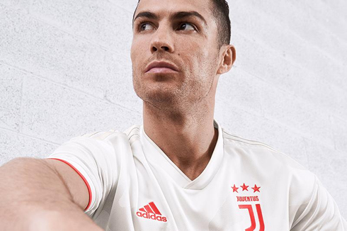 Cristiano Ronaldo wearing Juventus white shirt