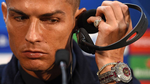 Cristiano Ronaldo wearing his 2 million euros watch