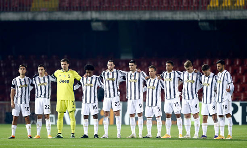 Juventus paying a minute of respect for maradona