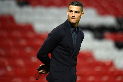 Cristiano Ronaldo chilling in Old Trafford