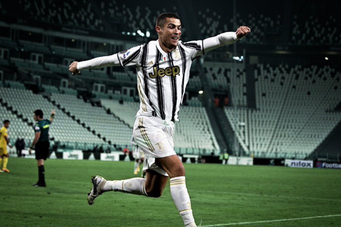 Cristiano Ronaldo scoring and celebrating goal in Turin
