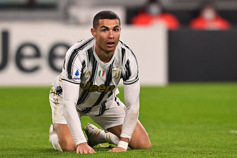 Ronaldo down on his knees