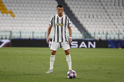 Cristiano Ronaldo free-kick stance in Juventus