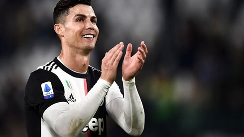 Cristiano Ronaldo thanking Juventus fans