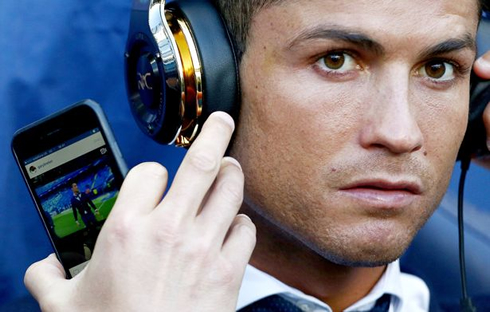 Ronaldo listening to music before a game