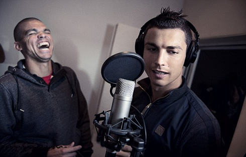 Pepe and Cristiano Ronaldo singing together