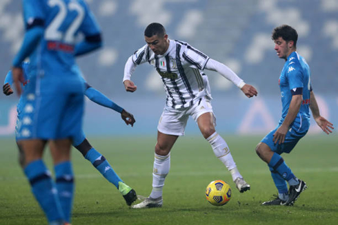 Cristiano Ronaldo battling for possession in Juve vs Napoli